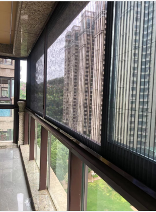 上海的黄小姐找隐形纱窗门工厂安装设计隐形纱窗门
